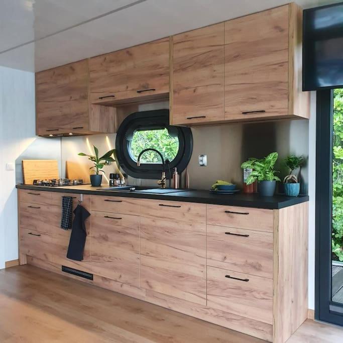 Modern, Brand New Houseboat Near Amsterdam Hotel Monnickendam Exterior foto